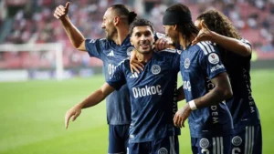 Fenerbahçe'nin Şampiyonlar Ligi Kadrosu Açıklandı: Yıldızlar Sahne Alıyor!