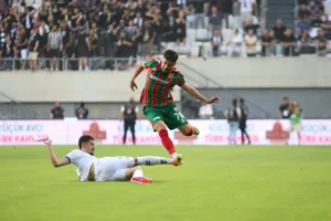 İzmir Derbisinde Kazanan Çıkmadı: Karşıyaka 1-1 Altay