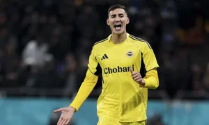 Fenerbahçe'de Şok Sakatlık: Mert Müldür'ün Menisküsü Yırtıldı!