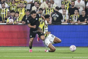Fenerbahçe'de Jayden Oosterwolde Şoku: Yıldız Savunmacı Finlandiya'da Ameliyat Oldu