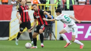 Corendon Alanyaspor, Çorum FK Deplasmanından 2-1'lik Kritik Galibiyetle Döndü