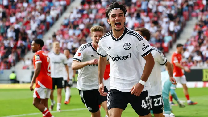 Eintracht Frankfurt Deplasmanda Şov Yaptı: Can Uzun'dan Mainz'a İki Gol!