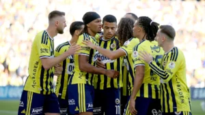 Kadıköy'de Tarihi Gece: Fenerbahçe Eyüpspor'u 8-0 ile Geçti