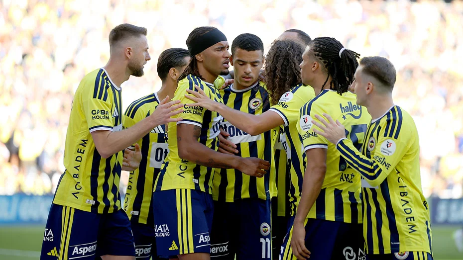 Kadıköy'de Tarihi Gece: Fenerbahçe Eyüpspor'u 8-0 ile Geçti