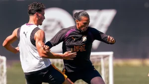 Galatasaray'da Sporting Öncesi Hücum Hattı Netleşti: Okan Buruk'tan Rafael Leao ve Osimhen Kararı