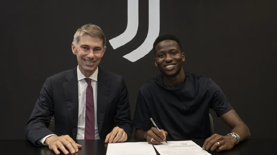 Galatasaray ve Beşiktaş İstedi, Juventus Kaptı: Pape Matar Sarr İtalya'da!