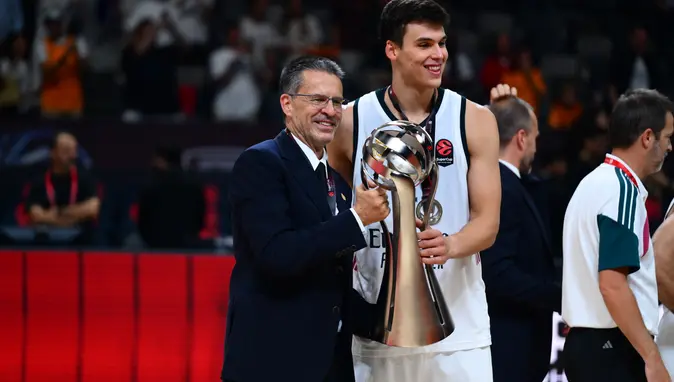 Real Madrid, Olympiakos'u Devirip İlk EuroLeague Süper Kupası'nı Kazandı