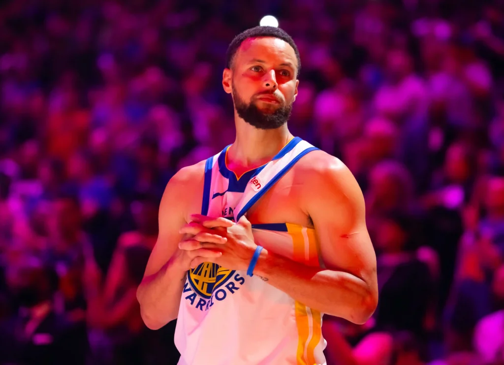 Stephen Curry'den Tarihi İmza: NBA Rekoru ve Şampiyonluk Fedakarlığı
