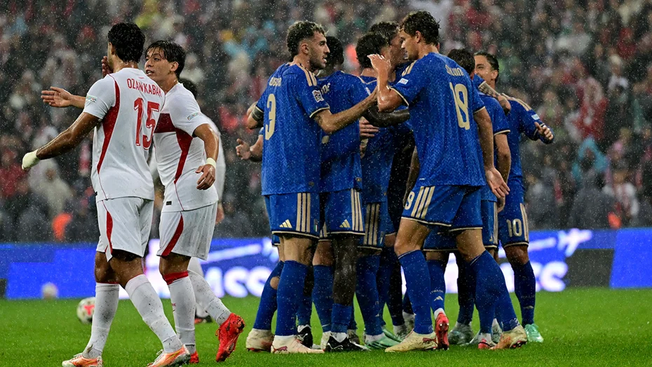 İtalyan Basınında Türkiye Depremi: "Montella'nın Koltuğu Sallanıyor, Durum Vahim!"