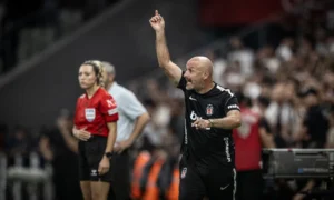 Beşiktaş'ta Vincenzo Italiano'dan Liderlik Yorumu ve Orkun Kökçü'ye Hakem Uyarısı