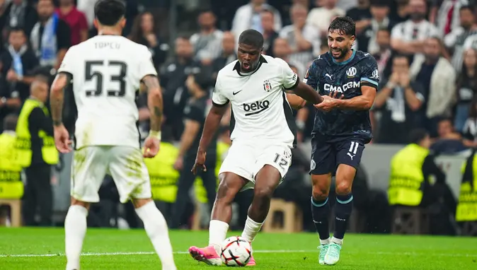 Beşiktaş’ta Stoper Rekabeti Kızışıyor: Italiano’nun Rotasyon Kartı Güçlendi