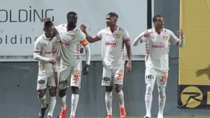 Göztepe, Eyüpspor Deplasmanında Şov Yaptı: Henrique'den Unutulmaz Hat-Trick!
