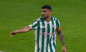 Konyaspor'da Şok: Kaptan Adil Demirbağ'ın Çapraz Bağları Koptu
