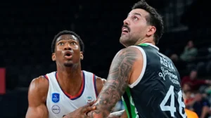 Anadolu Efes'ten 3'te 3: Denizli Basket'i 85-76 İle Geçti