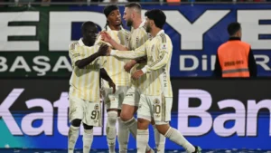 Fenerbahçe, Rize Deplasmanından 3 Puanı 3 Golle Çıkardı