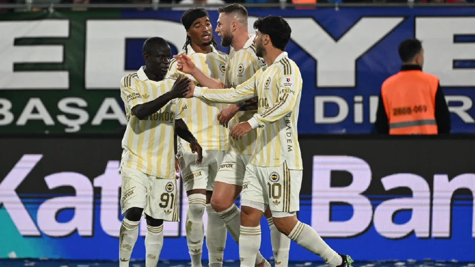 Fenerbahçe, Rize Deplasmanından 3 Puanı 3 Golle Çıkardı