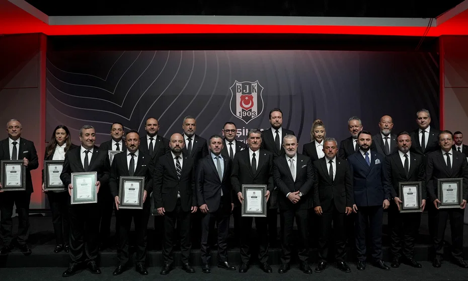 Başkan Adalı: "1,5 Yılda Üçüncü Kez Bu Gururu Yaşıyoruz"