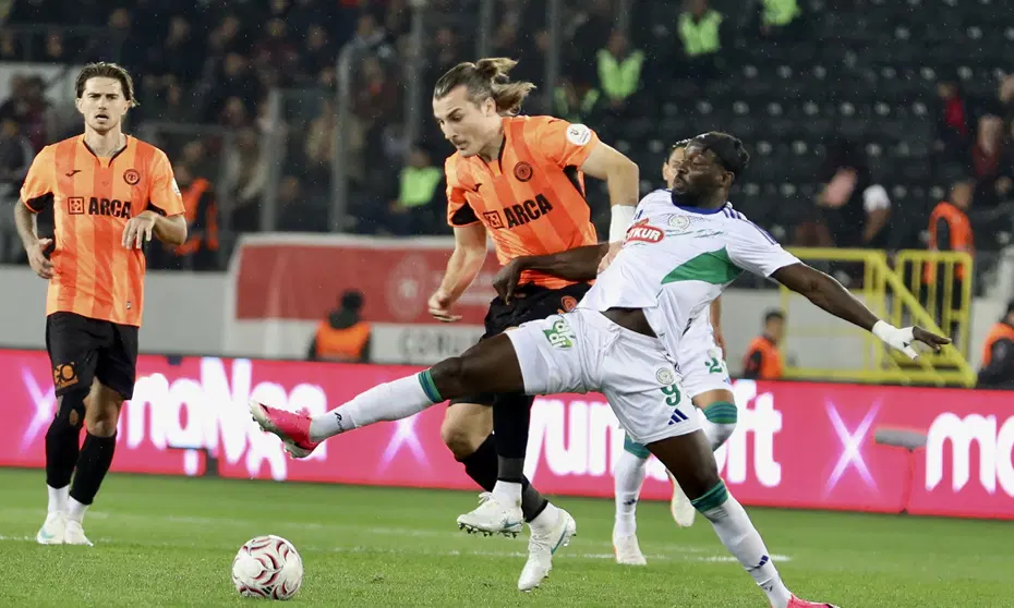 Trendyol Süper Lig'de Çorum FK Rüzgarı: Cengiz ve Moukoko ile Gelen Zafer