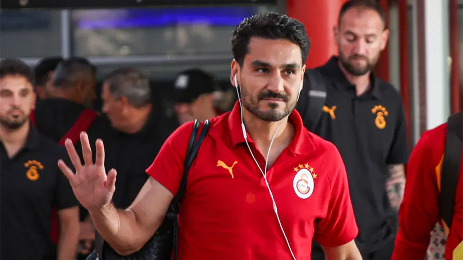 Okan Buruk'tan Yıldız Oyuncusuna Kalkan