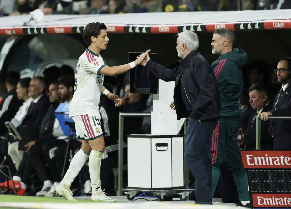 Real Madrid - Sevilla Maçında Arda Güler Krizi: Mourinho'dan VAR ve Kırmızı Kart İddialarına Yanıt